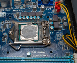 bad cpu thermal paste not covering the cpu properly